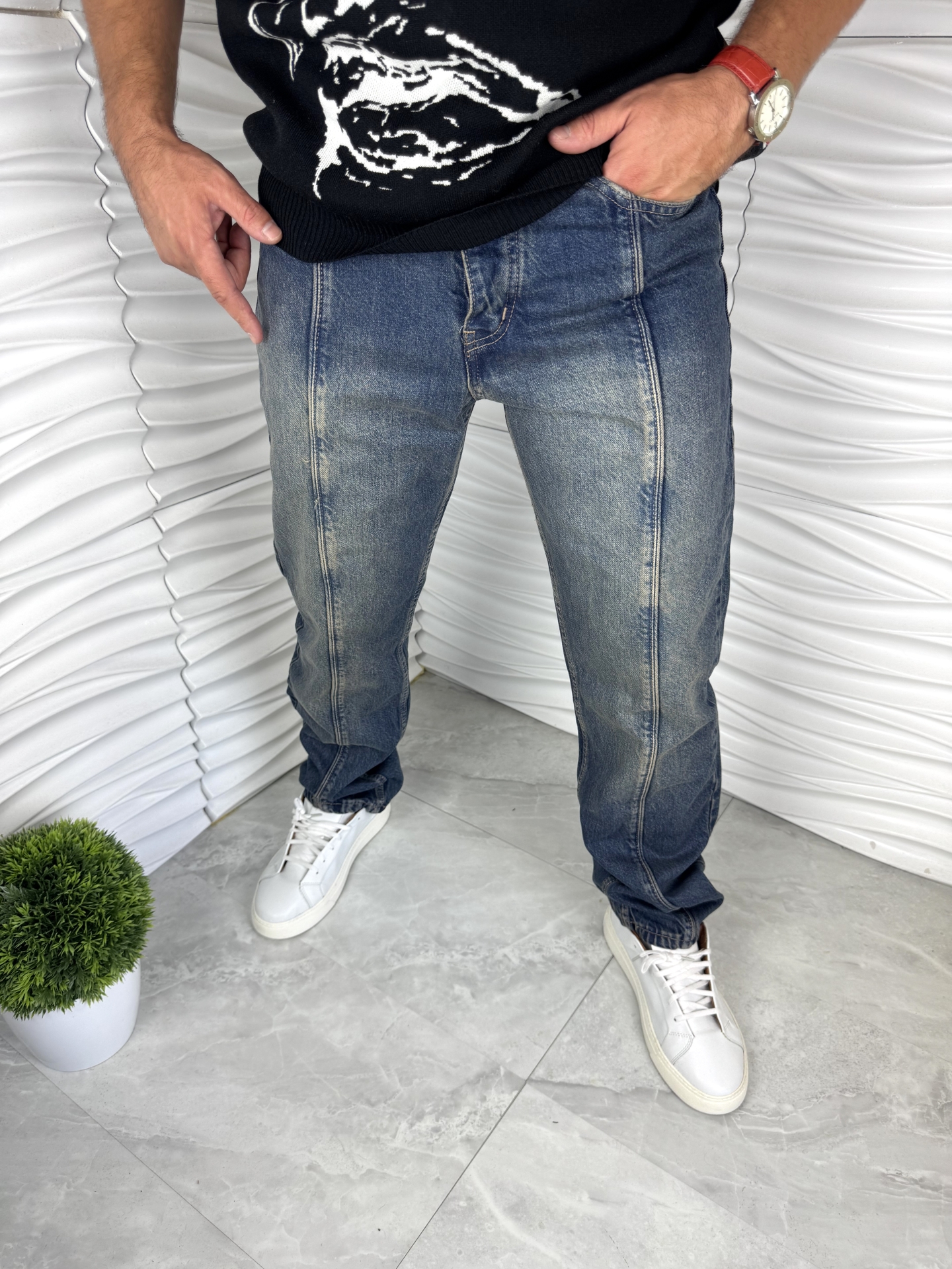 Мъжки дънки в син цвят с ръб отпред 