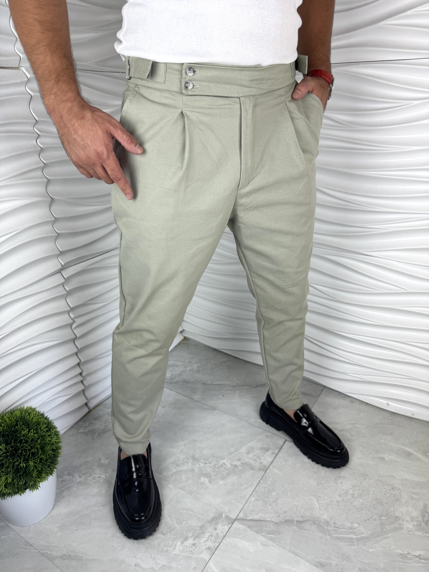 Мъжки панталони в зелен цвят с тока 