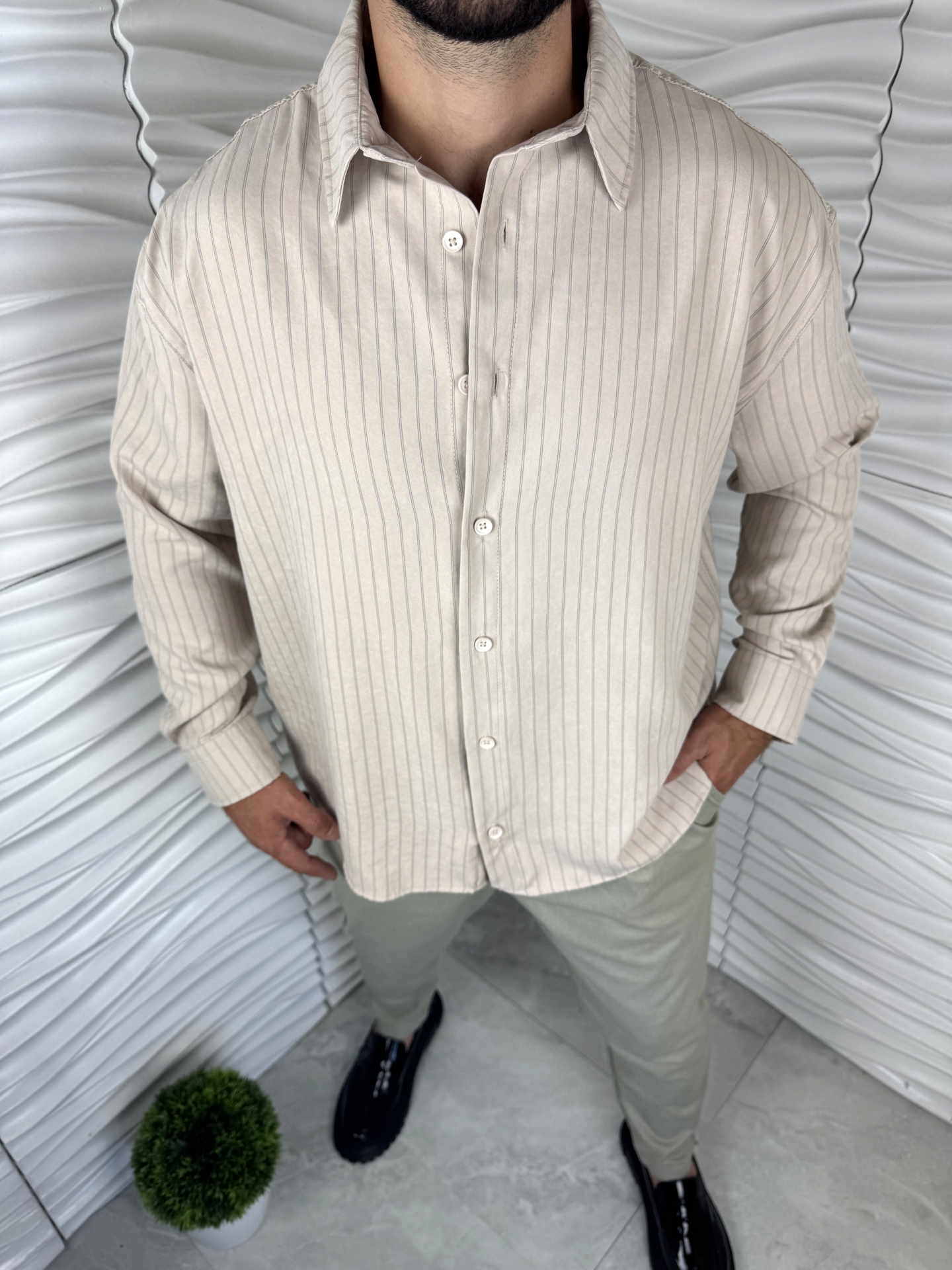 Мъжка спортно елегантна риза в бежов цвят райе