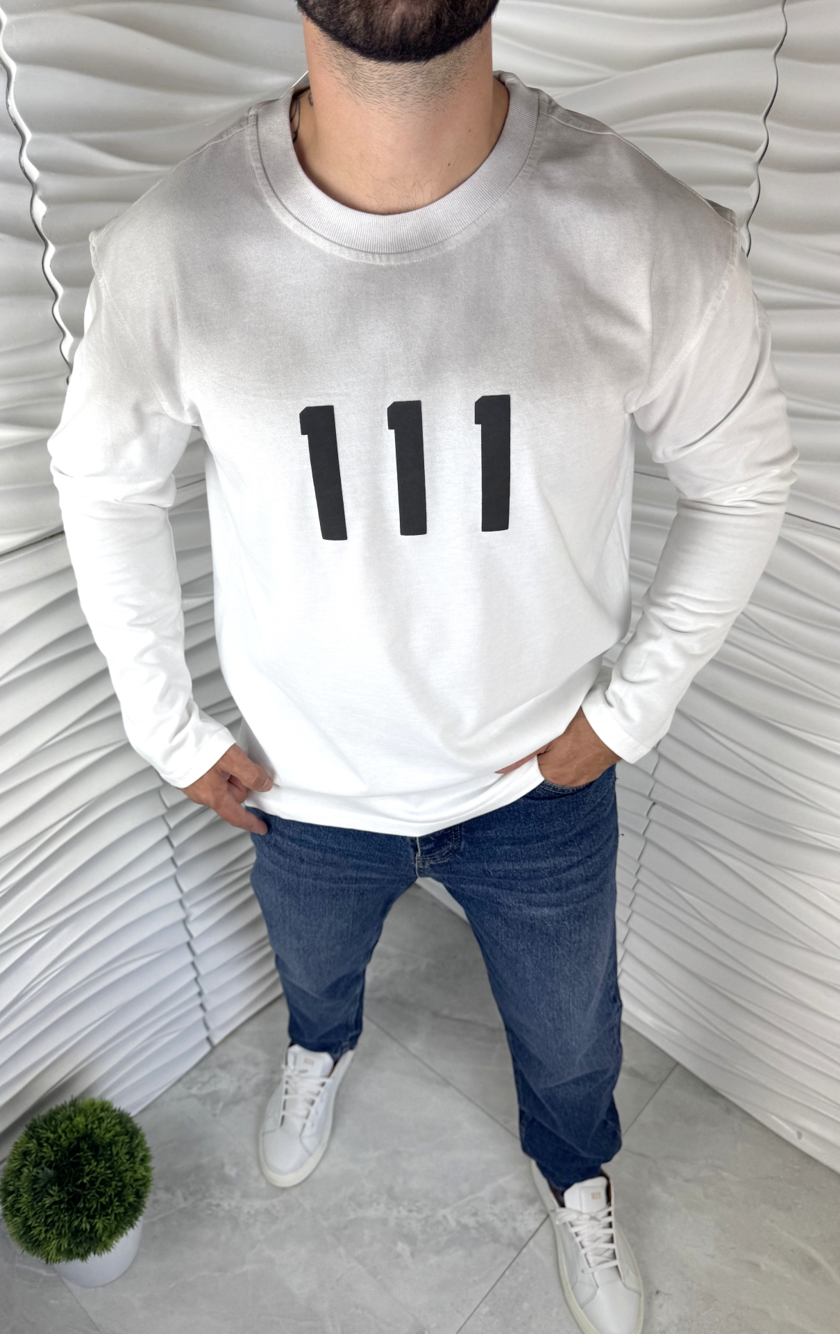 Мъжка блуза в бял цвят с приливащ ефект