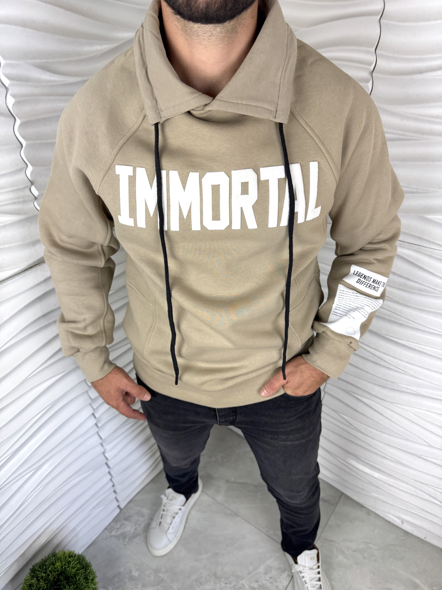 Мъжка ватирана блуза с надпис отпред в бежов цвят