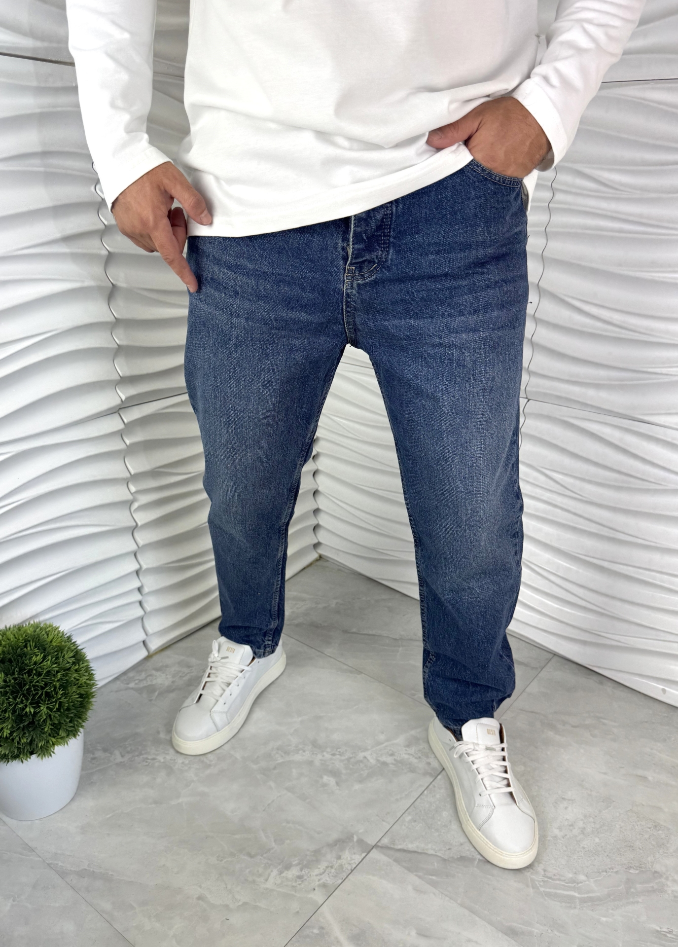 Мъжки дънки в син цвят тип "boyfriend"