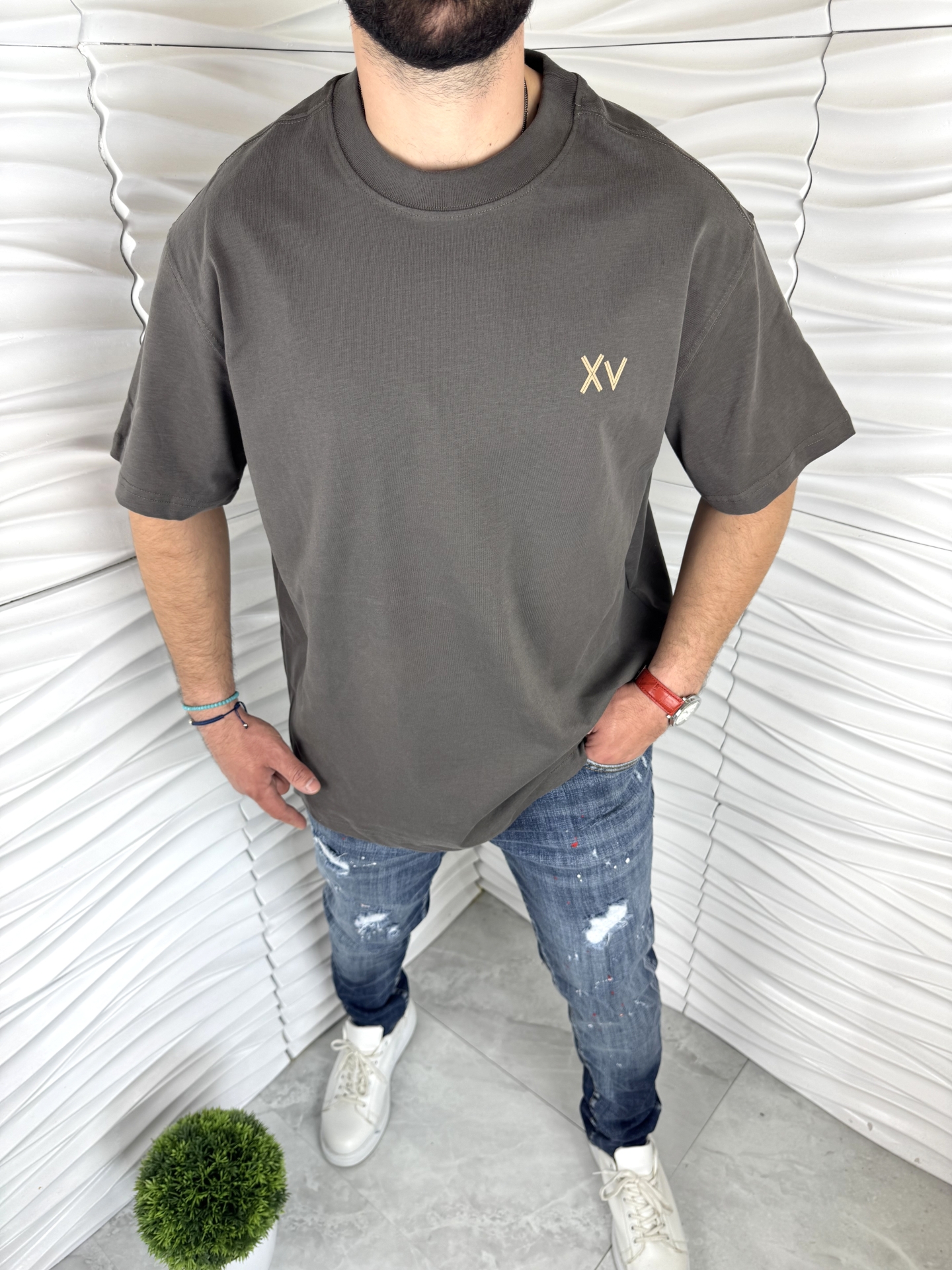 Мъжка тениска в маслинено зелен цвят ,,XV"