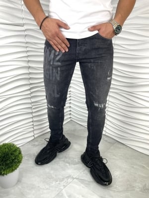 Мъжки тъмно сиви дънки с кръпки и надпис щампа