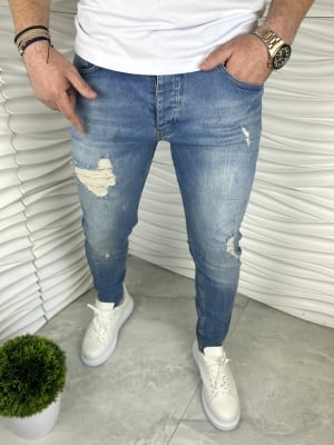 Мъжки светло сини дънки с кръпки 