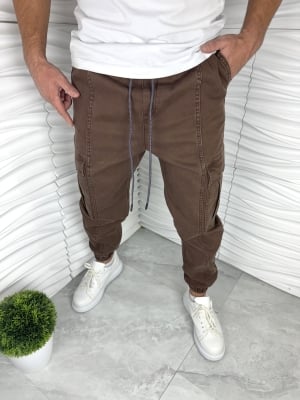 Мъжки карго дънки в  кафяв цвят 