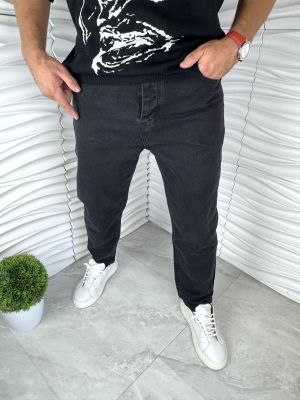Мъжки дънки в черен цвят тип "boyfriend"