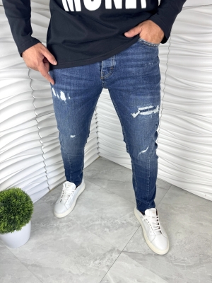 Мъжки дънки в син цвят с кръпки и ръб