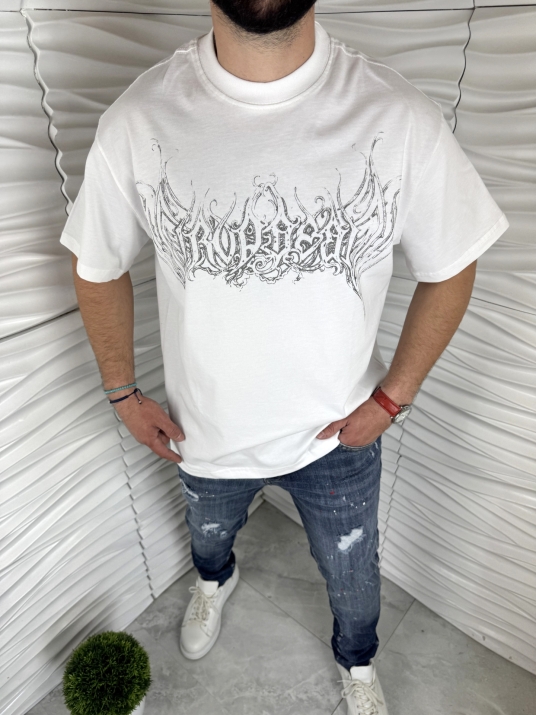 Мъжка тениска в бял цвят с надпис отпред