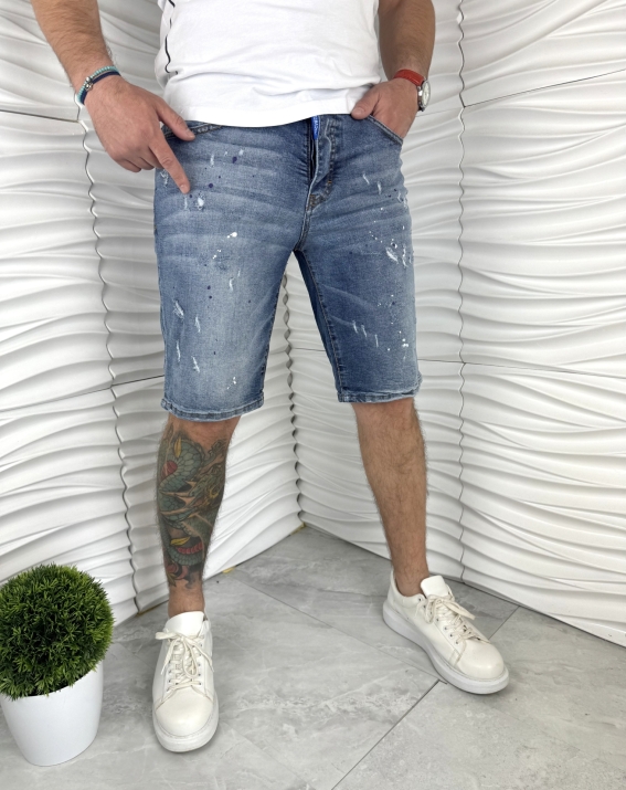 Мъжки къси дънки в светло син цвят с надран ефект 